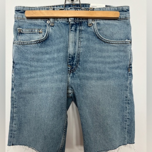 ZARA - SHORT - Picture 1 of 3